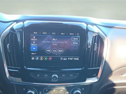 Used 2021 Chevrolet Traverse Premier image 11