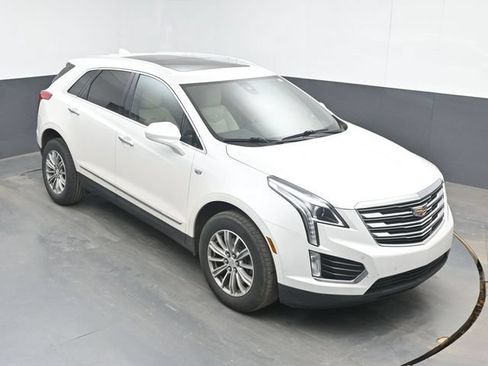 Used 2017 Cadillac XT5 Luxury w/ Driver Awareness Package FWD image 13