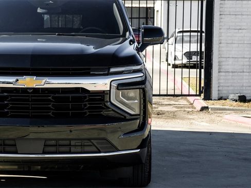 Used 2025 Chevrolet Suburban LS image 49