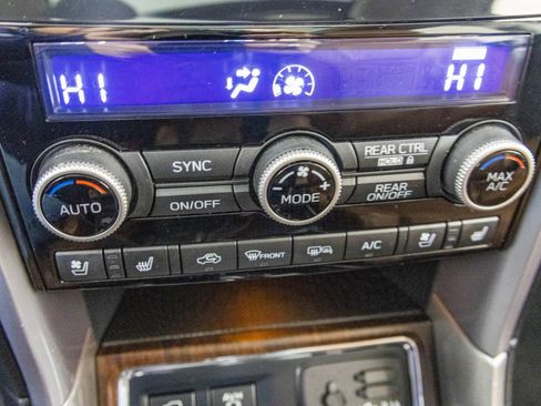 Used 2022 Subaru Ascent Touring w/ Popular Package #2A image 29