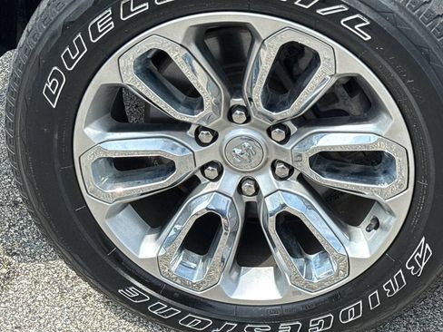 Used 2023 RAM 1500 Laramie AWD/4WD image 10