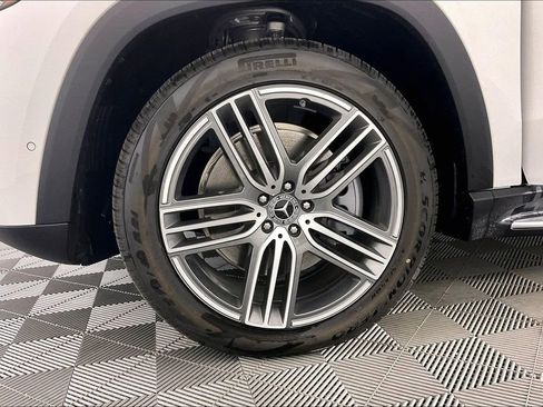 New 2026 Mercedes-Benz GLS 450 4MATIC image 12
