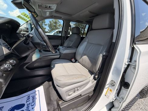 Used 2017 Chevrolet Suburban LT AWD/4WD image 11