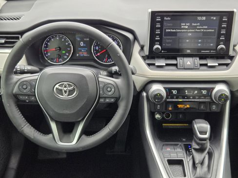 Used 2020 Toyota RAV4 XLE Premium FWD image 23