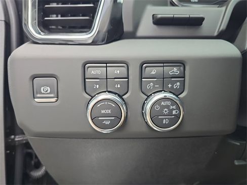 New 2025 GMC Sierra 2500 Denali w/ Denali Reserve Package image 23