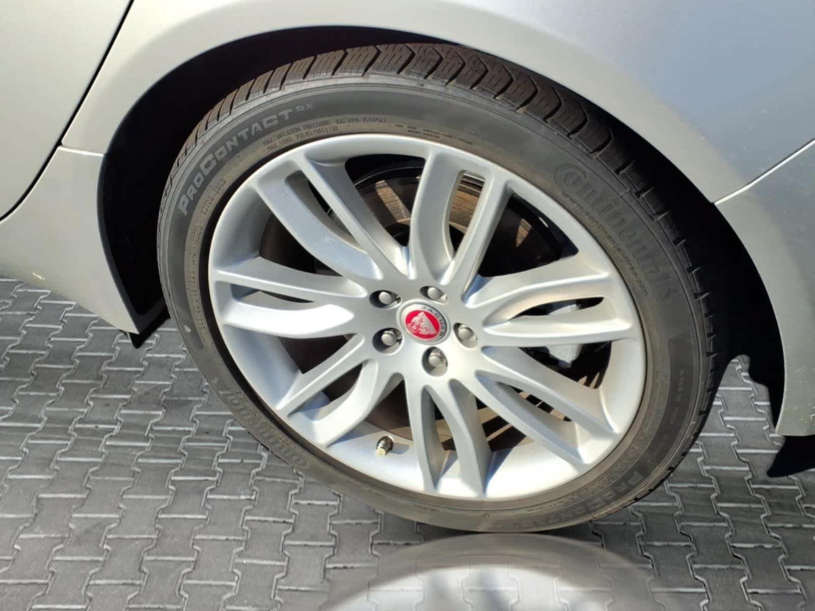 Used 2017 Jaguar XF Prestige RWD image 12