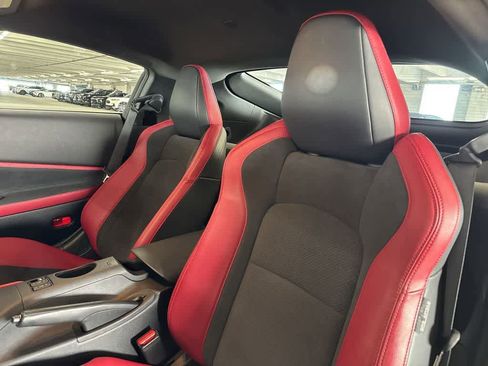 Used 2025 Nissan Z Performance w/ Floor Mat Package RWD image 14