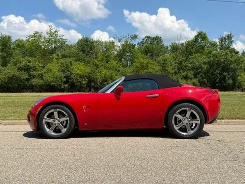 Used 2007 Pontiac Solstice GXP w/ Premium Package RWD image 32