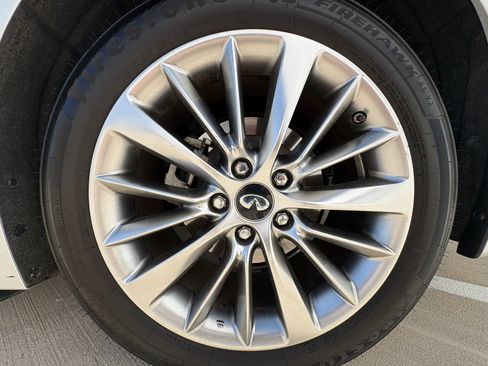 Used 2018 INFINITI Q50 Luxe w/ Essential Package (2.0T Luxe) RWD image 21