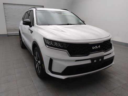 Used 2022 Kia Sorento S FWD image 14
