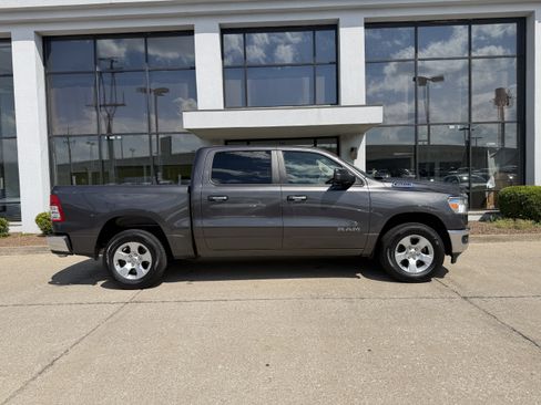 Used 2019 RAM 1500 Big Horn AWD/4WD image 3