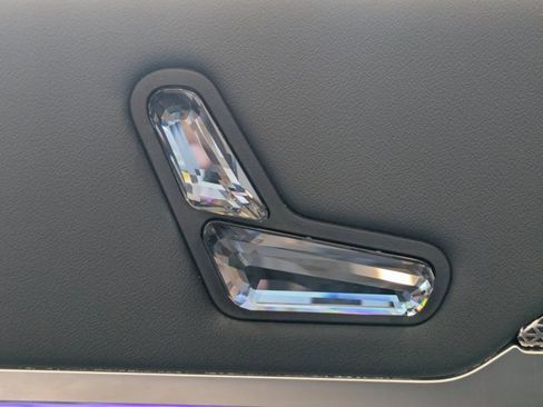 Used 2024 BMW 760i xDrive w/ Premium Package 2 image 17