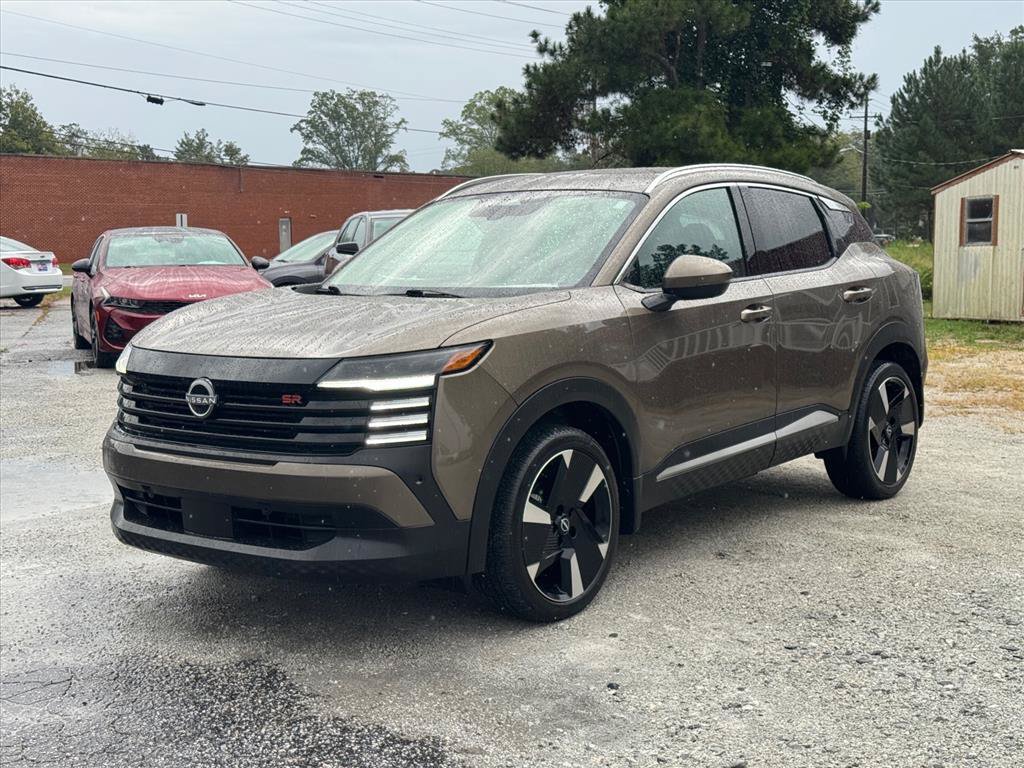 Used 2025 Nissan Kicks SR AWD/4WD image 7