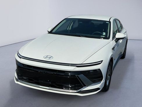 New 2026 Hyundai Sonata SE FWD image 1
