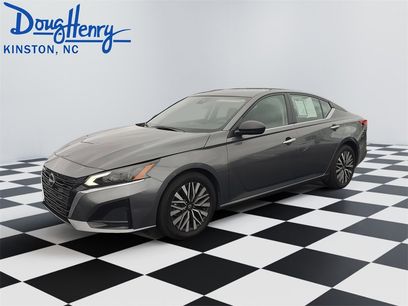 Used 2024 Nissan Altima 2.5 SV