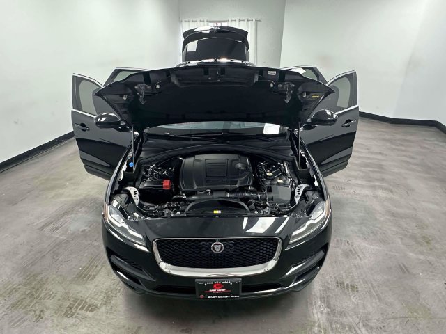 Used 2019 Jaguar F-PACE Portfolio AWD/4WD image 13