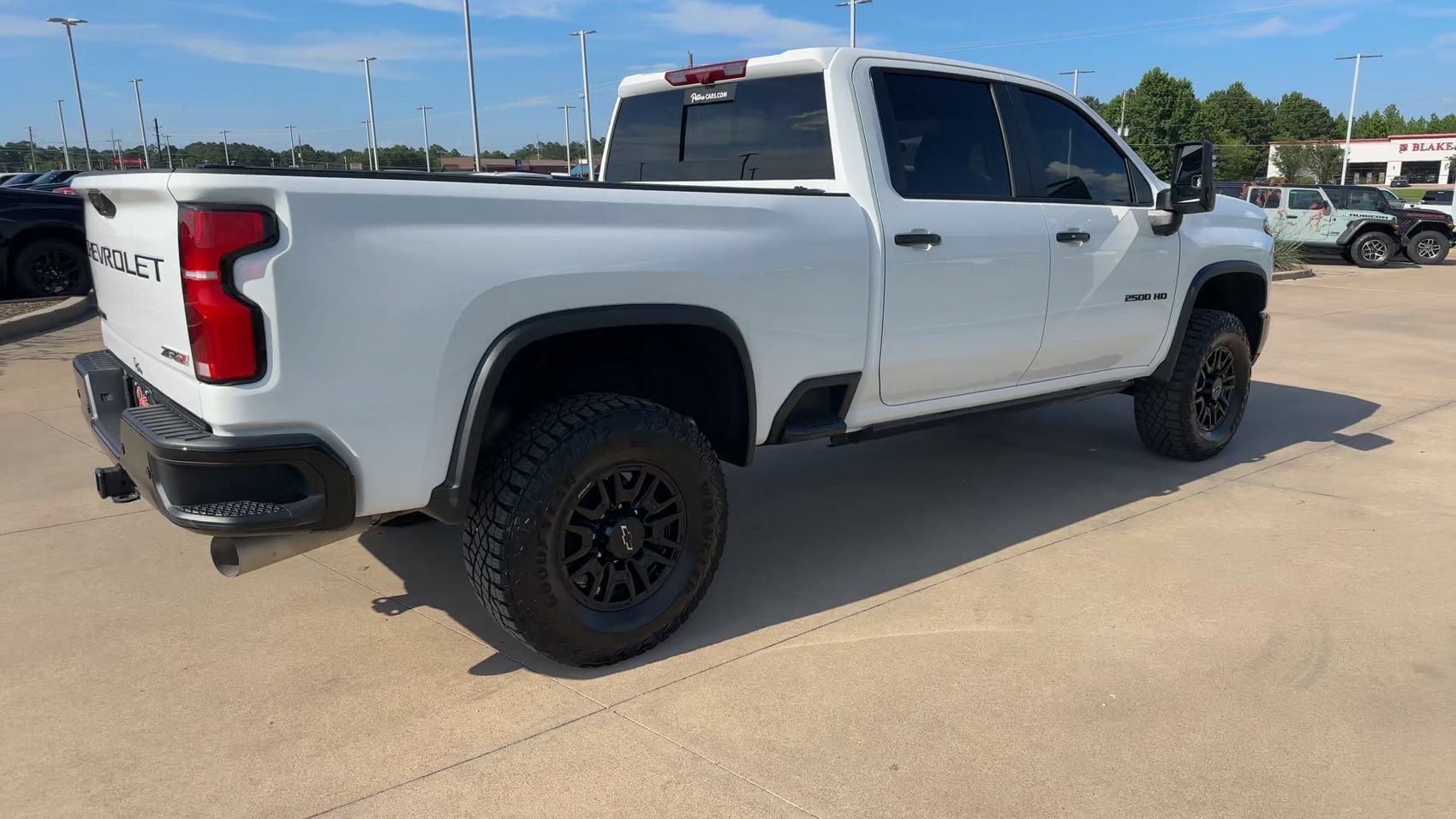 Used 2025 Chevrolet Silverado 2500 ZR2 w/ Technology Package AWD/4WD image 8