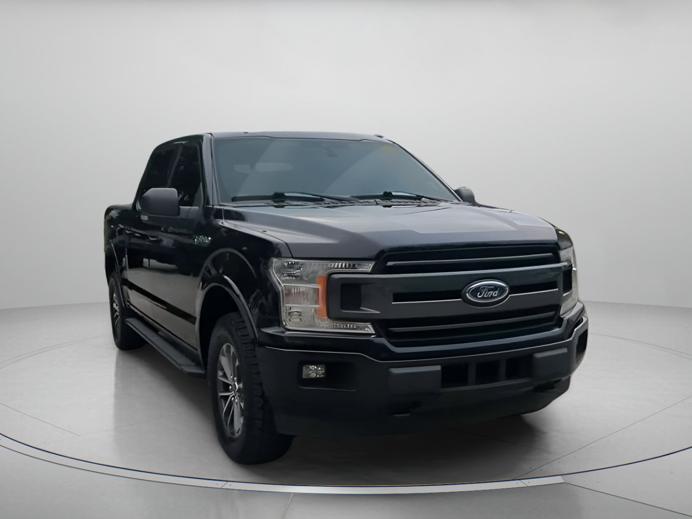 Certified 2020 Ford F150 XLT w/ Equipment Group 302A Luxury AWD/4WD image 4