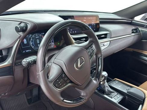 Used 2021 Lexus ES 300h w/ Premium Package image 36