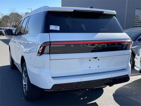 New 2025 Lincoln Navigator Reserve image 30