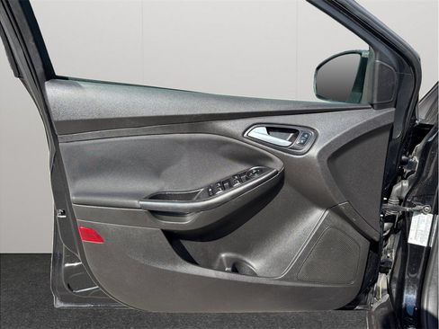 Used 2015 Ford Focus SE FWD image 17