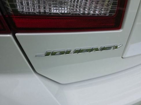 Used 2017 Dodge Journey Crossroad FWD image 12