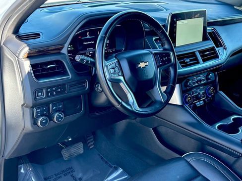 Used 2024 Chevrolet Suburban Premier image 10