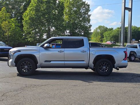 Used 2022 Toyota Tundra Platinum w/ Advanced Package AWD/4WD image 2