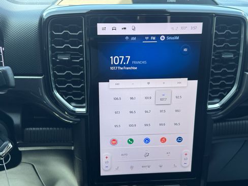 Used 2025 Ford Ranger XLT w/ Equipment Group 301A High AWD/4WD image 34