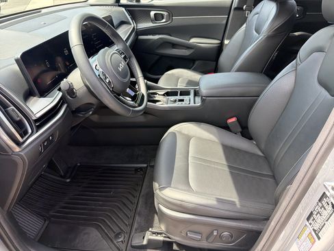 Used 2025 Kia Sorento EX w/ Panoramic Sunroof Package FWD image 19