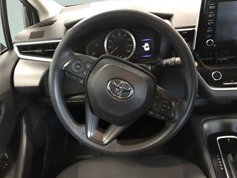 Used 2021 Toyota Corolla LE image 13