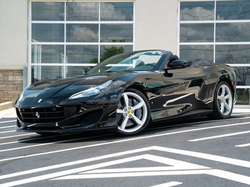 Used 2019 Ferrari Portofino RWD image 2