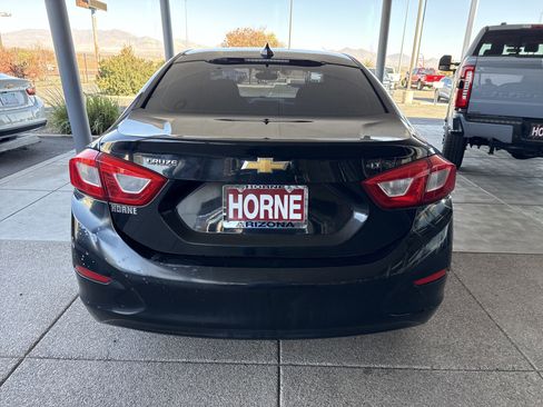 Used 2018 Chevrolet Cruze LT w/ LT Fleet Convenience Package image 5