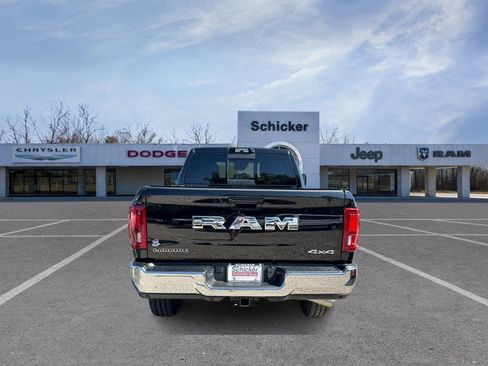 Used 2025 RAM 2500 Laramie AWD/4WD image 4