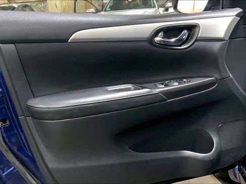 Used 2017 Nissan Sentra S image 22