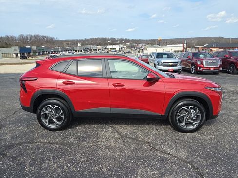 New 2026 Chevrolet Trax LT w/ Driver Confidence Package image 9