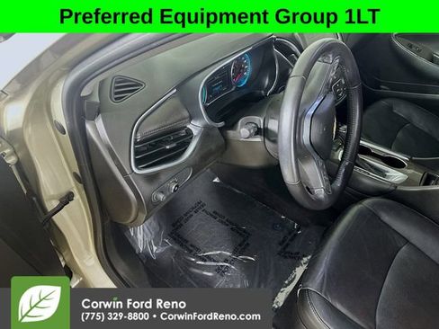 Used 2016 Chevrolet Malibu LT w/ Leather Package FWD image 10