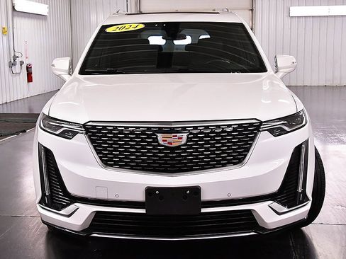 Used 2024 Cadillac XT6 Luxury w/ LPO, Floor Liner Package image 2