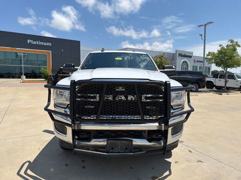 Used 2022 RAM 2500 Tradesman w/ Chrome Appearance Group AWD/4WD image 8