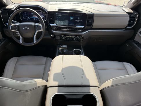 Used 2024 Chevrolet Silverado 1500 LT Trail Boss w/ LT Trail Boss Premium Package image 13