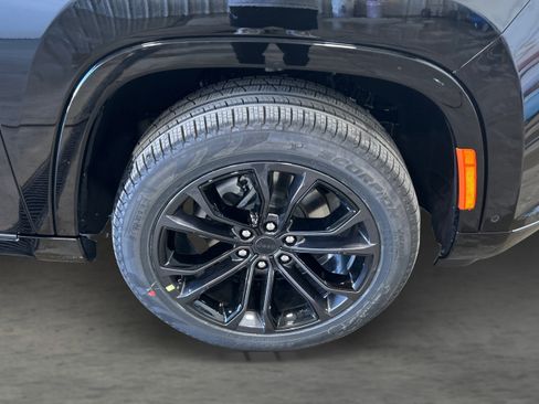 New 2026 Jeep Grand Wagoneer Summit w/ Rear Seat Video Group I AWD/4WD image 23