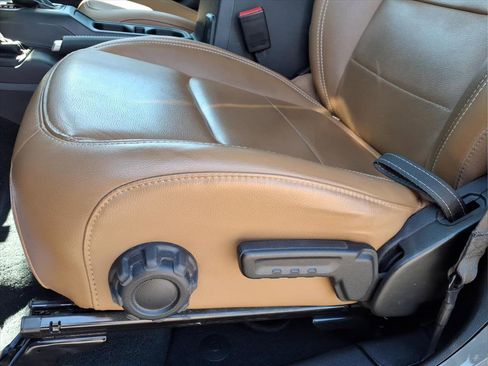 Used 2022 Jeep Wrangler Unlimited Sahara w/ Cold Weather Group image 17