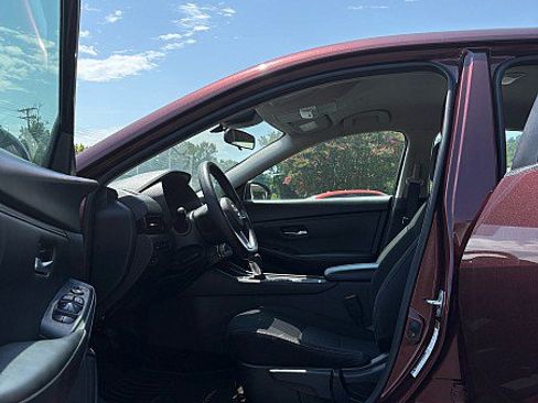 Used 2024 Nissan Sentra SV FWD image 7