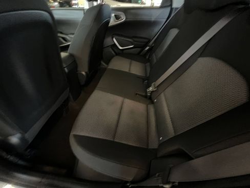 Used 2025 Kia Soul LX w/ LX Technology Package FWD image 25