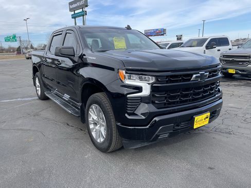Used 2024 Chevrolet Silverado 1500 RST image 2