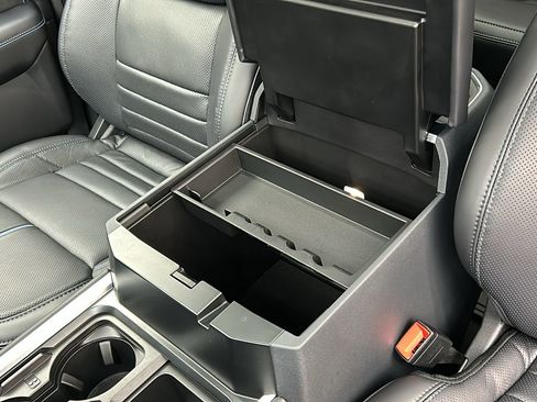 Used 2025 Ford F250 Platinum w/ FX4 Off-Road Package image 28