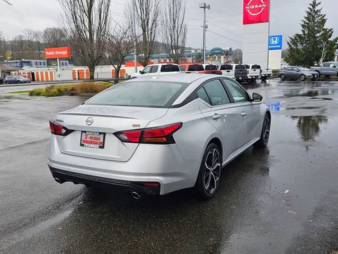 Used 2023 Nissan Altima 2.5 SR FWD image 5