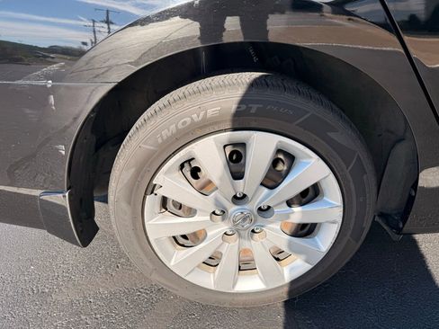 Used 2018 Nissan Sentra S image 8