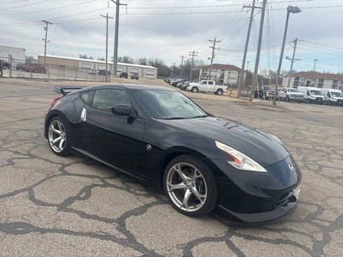 Used 2010 Nissan 370Z NISMO image 3