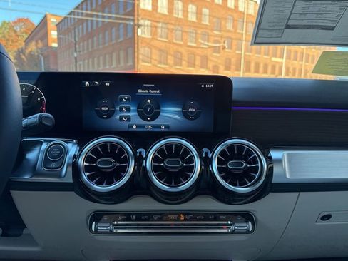 New 2026 Mercedes-Benz GLB 250 4MATIC image 25